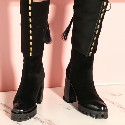 Scarpe da donna alla moda 2021 da donna di grandi dimensioni stivali lunghi alti con nappe nere designer piatto ufficiale da donna