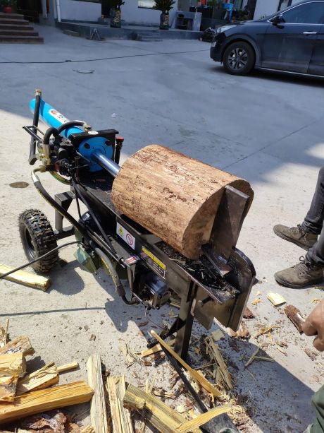 How many different wood splitters do you need for a full-size log?